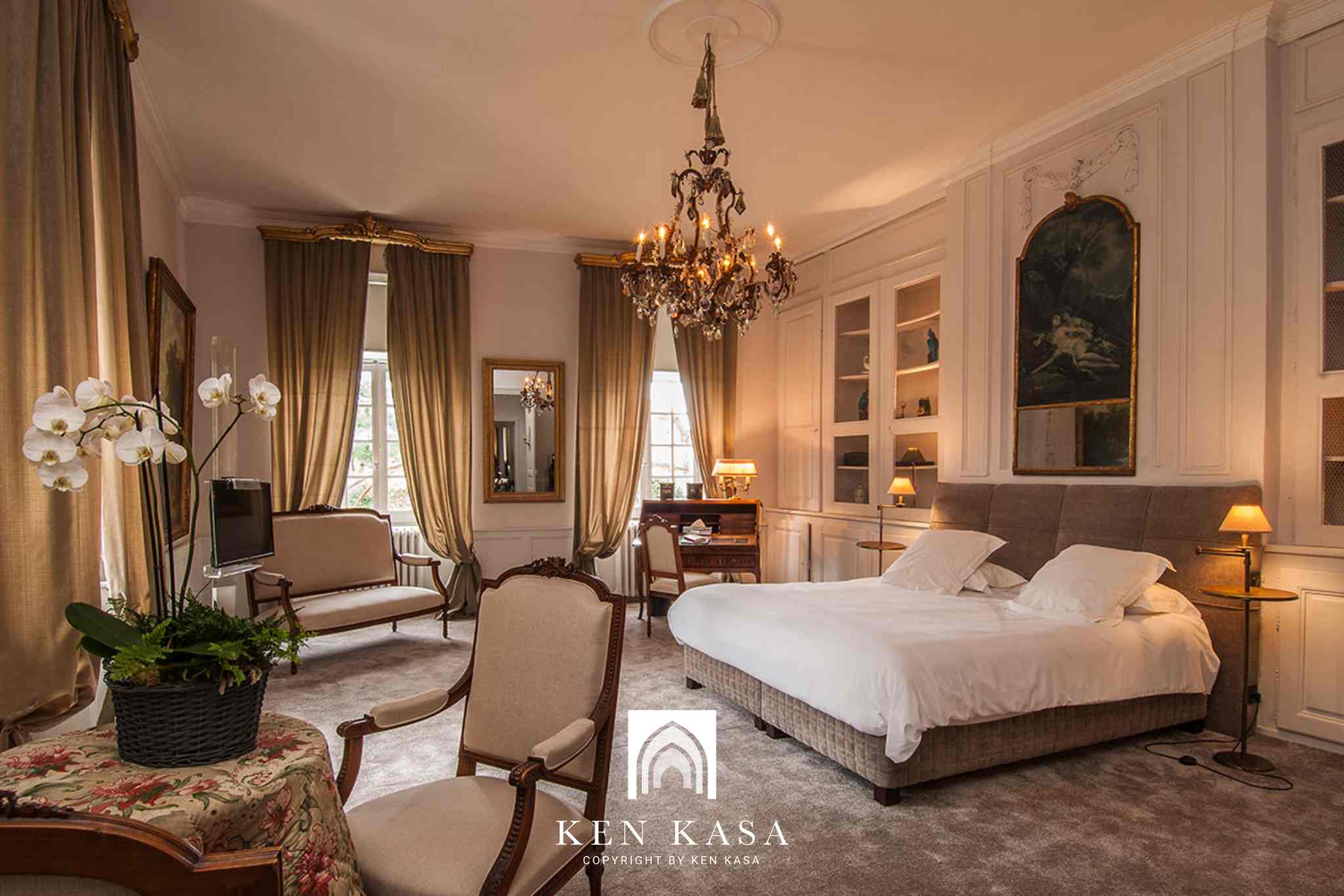 Ph&ograve;ng junior suite trong kh&aacute;ch sạn 